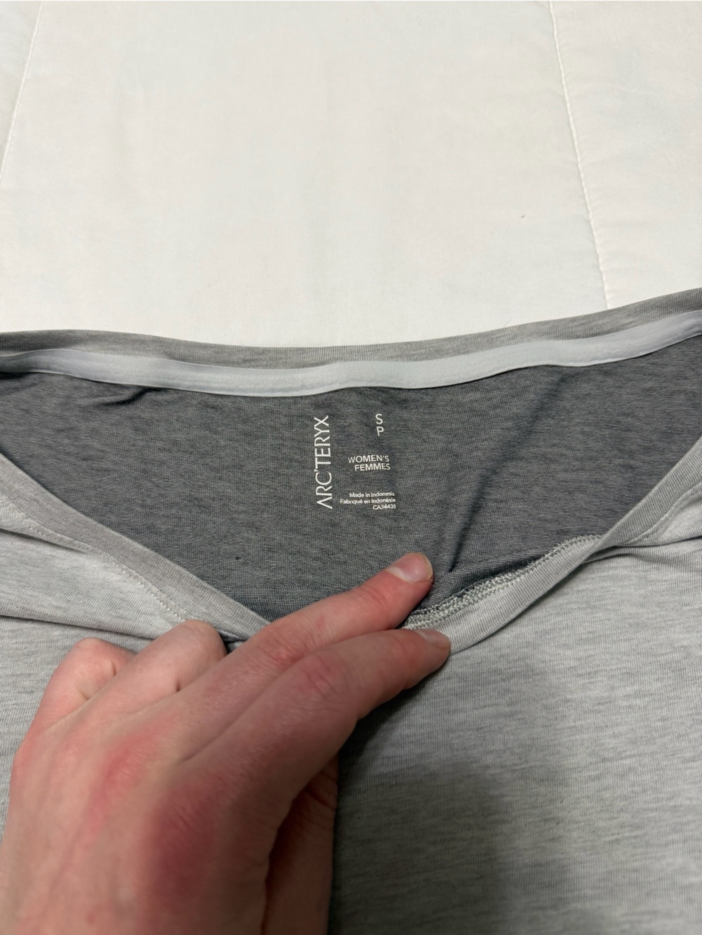 Arc'teryx Light Gray Women's Top - Picture 3 of 3